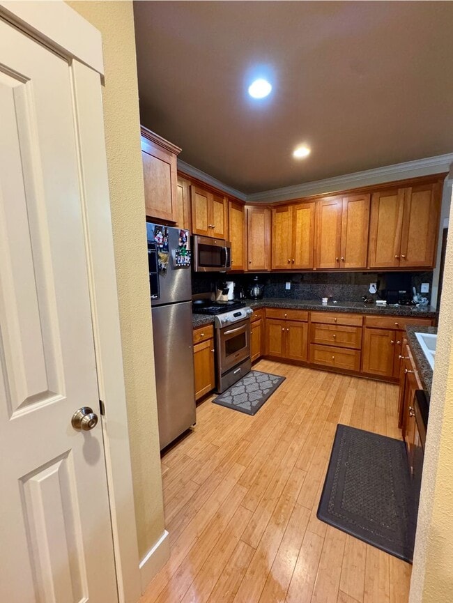 Building Photo - 2610 E 20th St