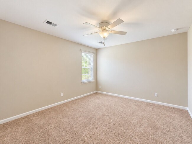 Building Photo - 833 Kirby Ct
