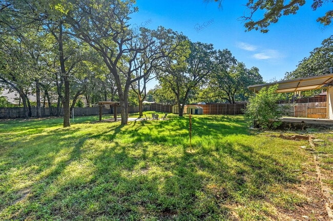 Building Photo - 724 Overland Trail