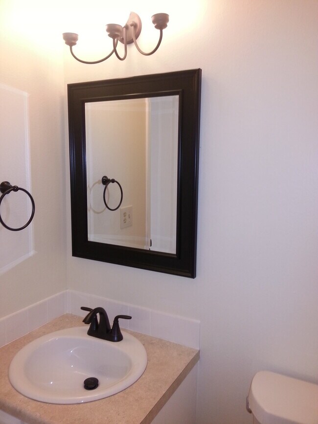 Building Photo - 1603 Cottonwood Dr