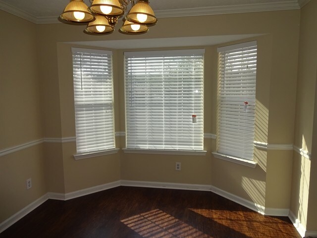 Building Photo - 210 Summer Hill Cir