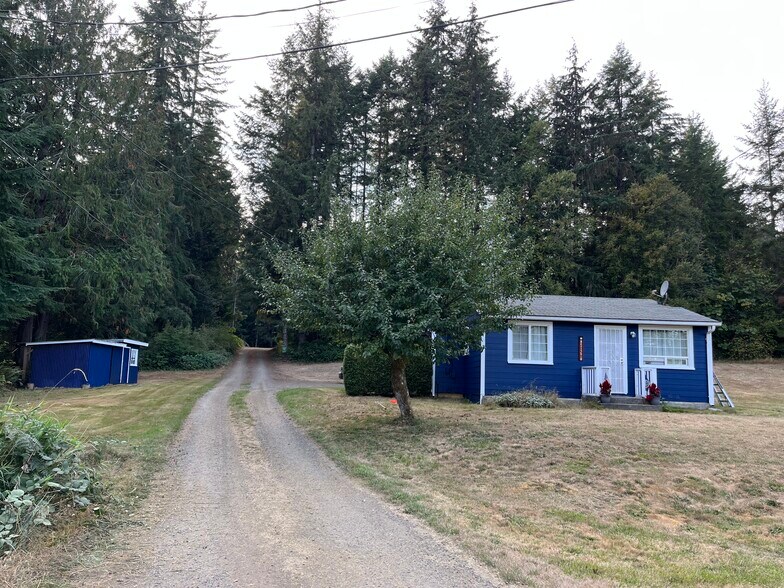 Building Photo - 2058 Long Lake Rd SE