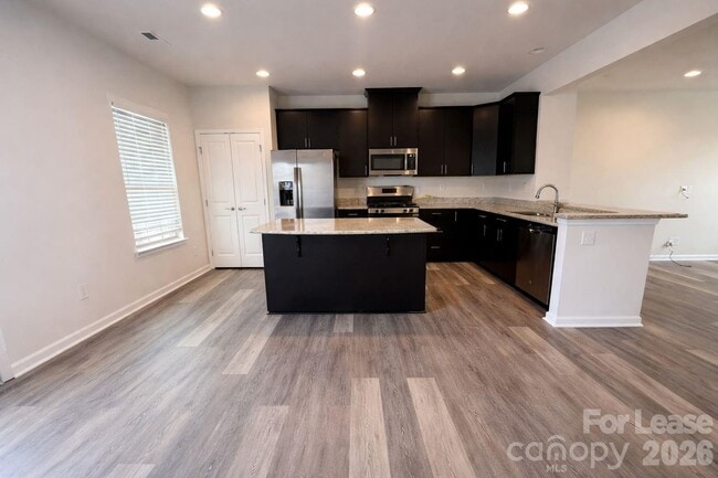 Building Photo - 3014 Potomac River Pkwy