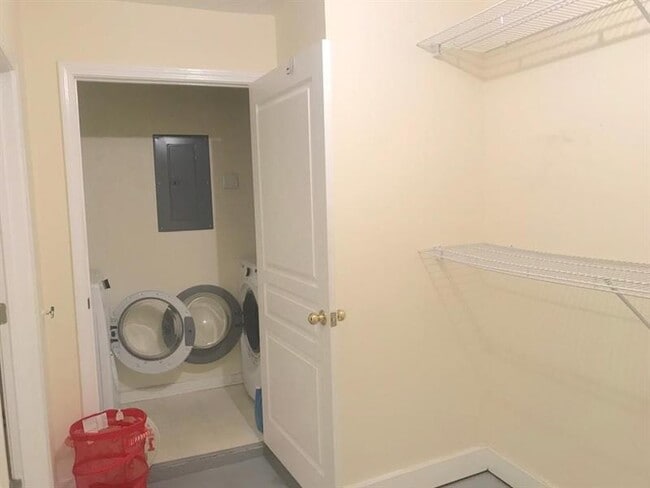 Building Photo - 375 North Highland Avenue Northeast