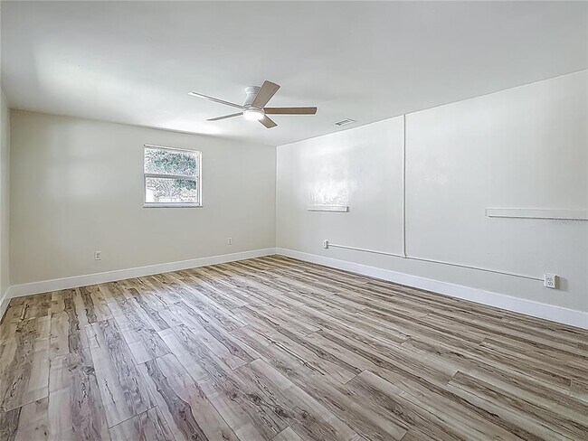 Building Photo - 1469 S Hillcrest Ave