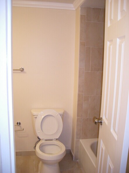 Building Photo - 4530 NW 79th Ave