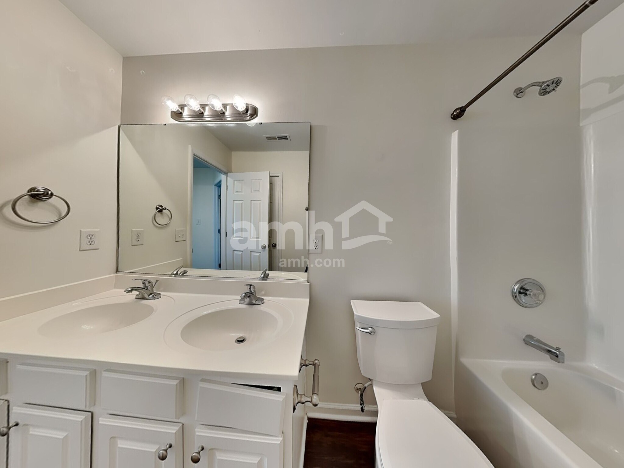 Building Photo - 1440 Cantwell Ct