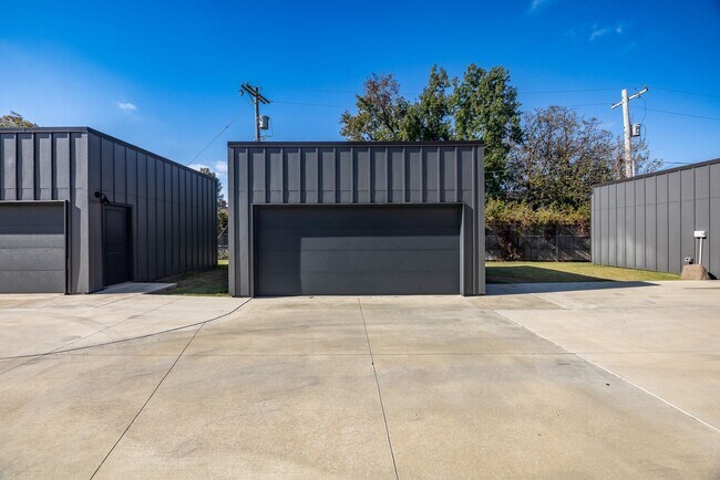 Building Photo - P.57 Kode Properties, LLC 1240-1242