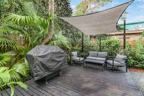 Building Photo - 713 Penn St