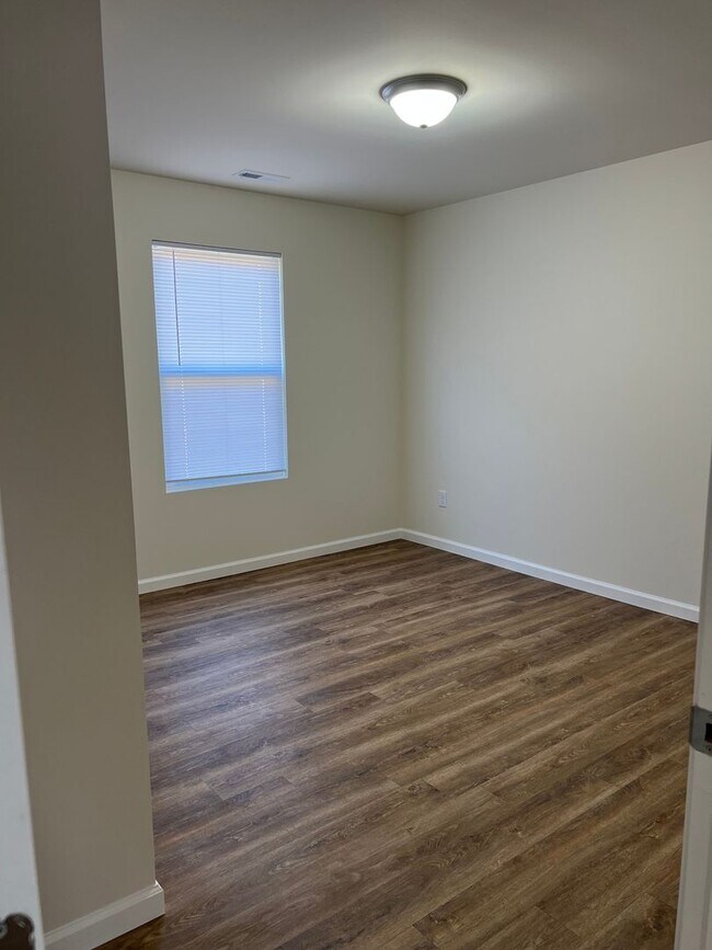 Building Photo - Brand New House 3 beds 2 baths with 1 car garage