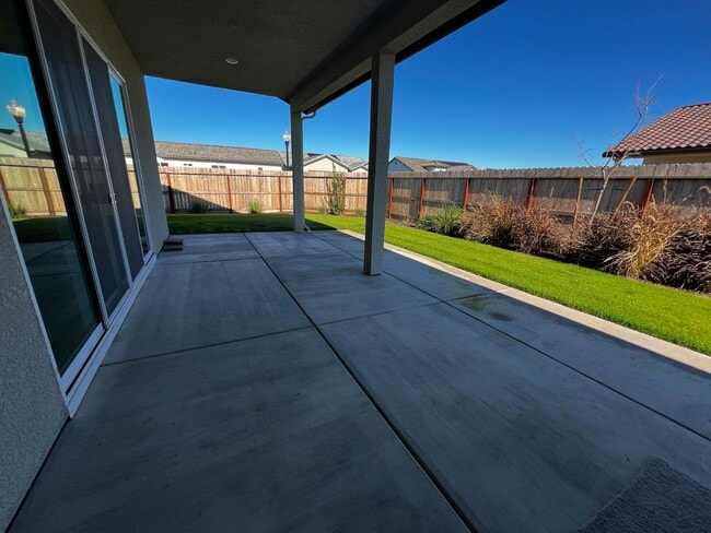 Building Photo - 3072 19th Ave