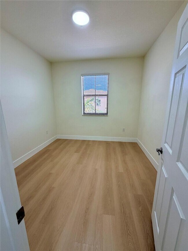 Building Photo - 6561 N Anise Ct