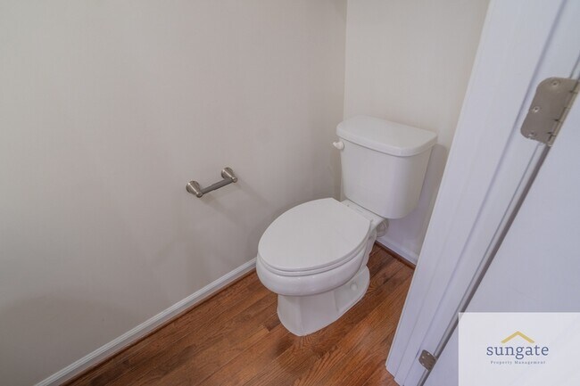 Building Photo - 1724 Lantern Mews