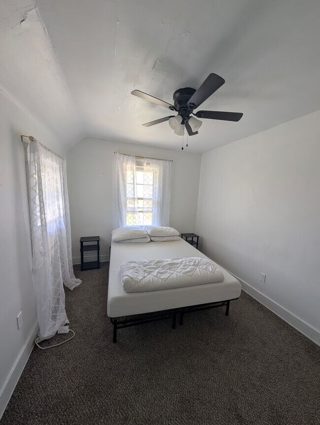 Building Photo - Charming Lakewood Duplex