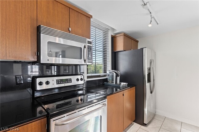 Building Photo - 29 Montelago Blvd