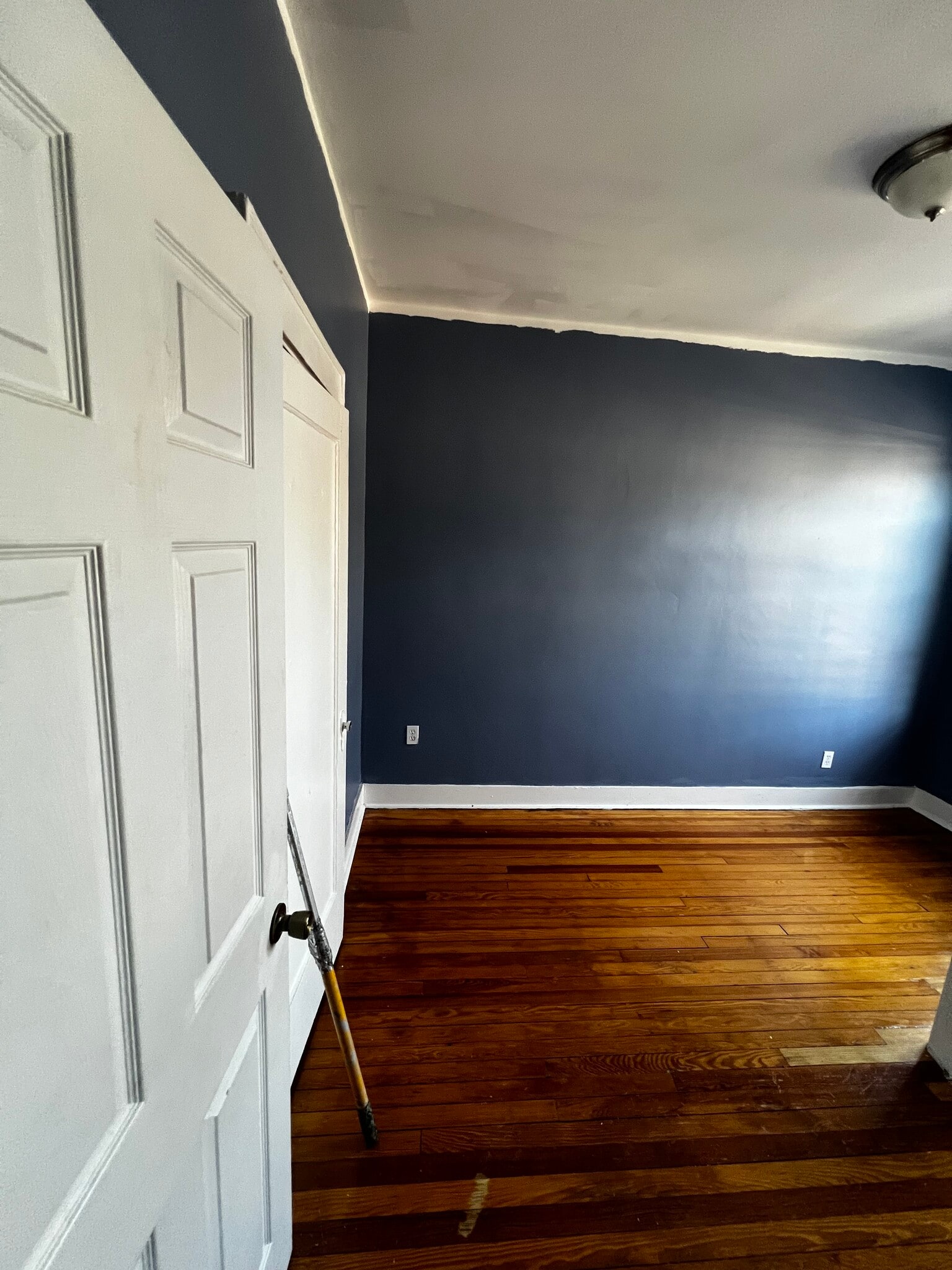 Building Photo - 425 Leslie St