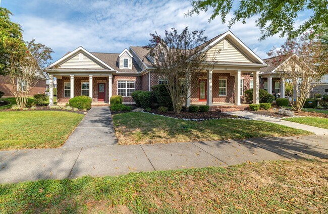 Building Photo - 121 Hatleyberry St
