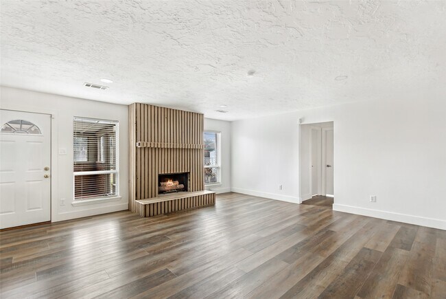 Building Photo - 3615 Acorn Springs Ln