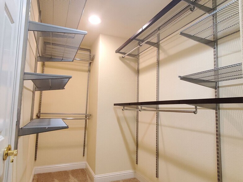 Building Photo - 1570 Layla Ct