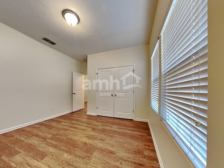 Building Photo - 8179 Radican Rd