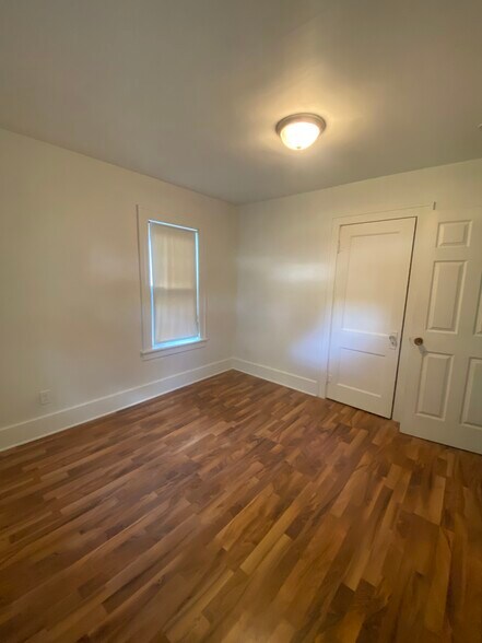 Bed 1 - 1159 5th Ave SW