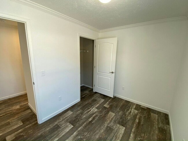 Building Photo - 131 Zimmer Dr W