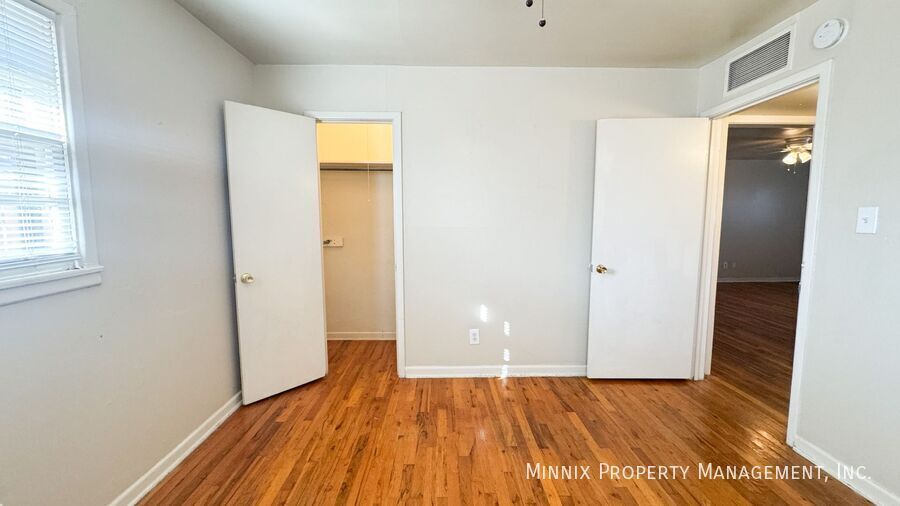 Building Photo - 2115 S Loop 289