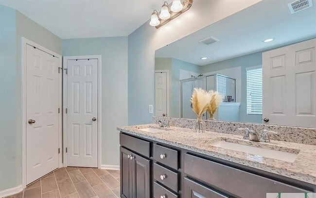 Building Photo - 365 Southwilde Way