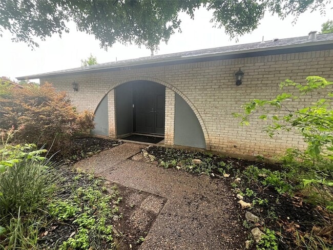 Building Photo - 8702 Dawnridge Cir