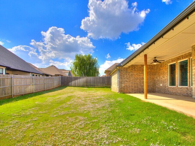 Building Photo - 8216 Crew Ln