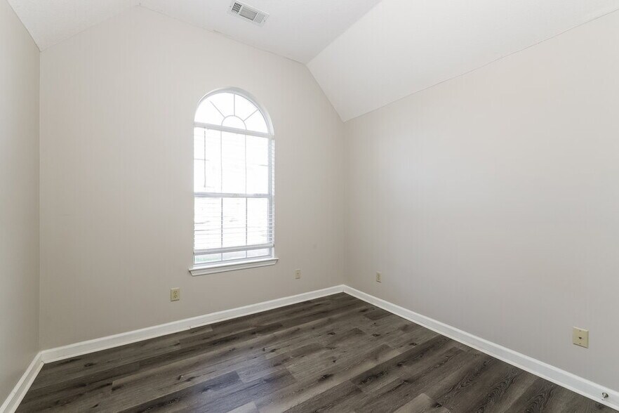Building Photo - 1516 Beringer Dr
