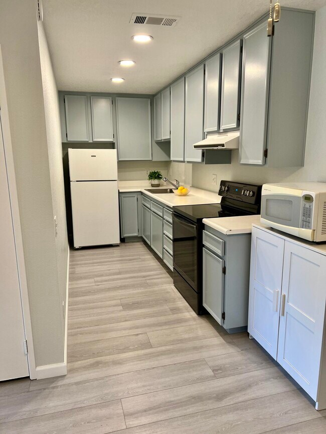 Building Photo - 2820 N Arcadia Ct