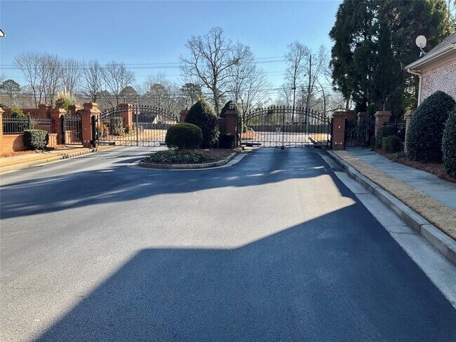 Building Photo - 6193 Spalding Dr