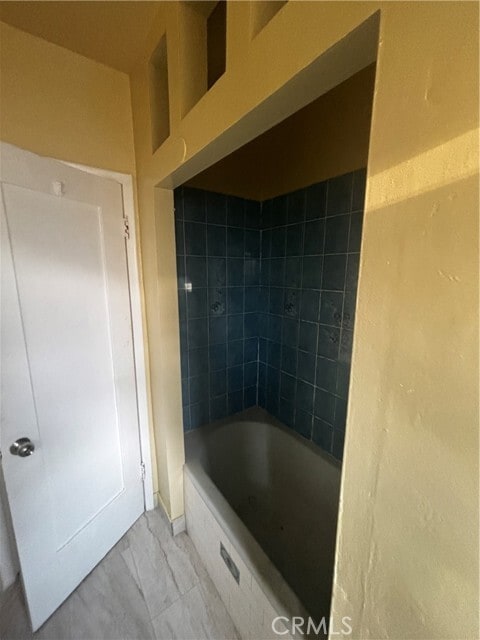 Building Photo - 4058 Santa Ana St