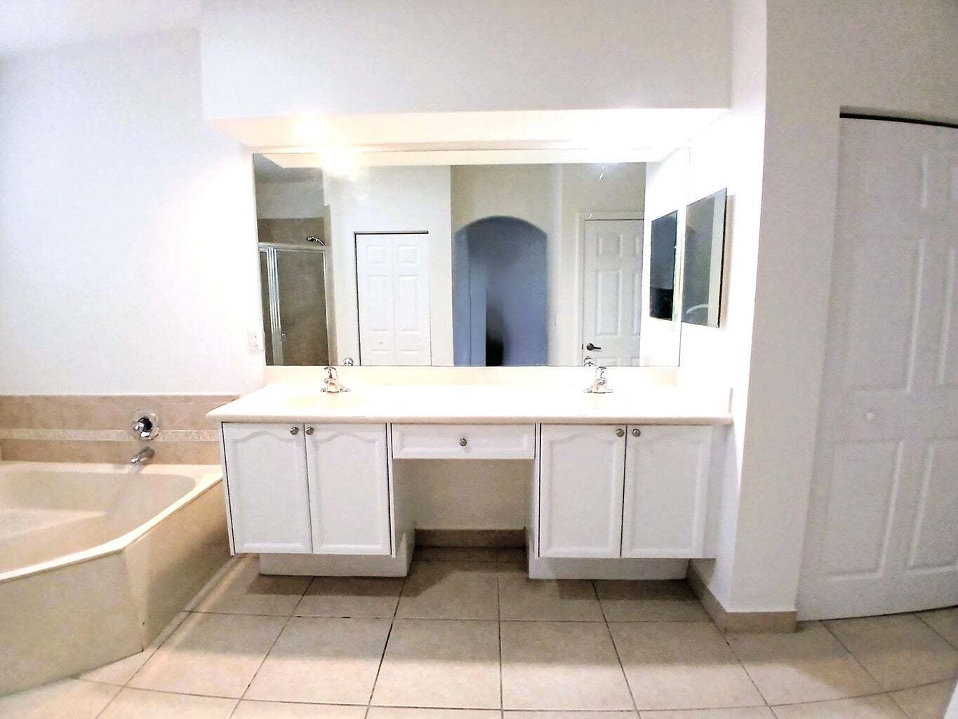 Building Photo - 1171 W Magnolia Cir