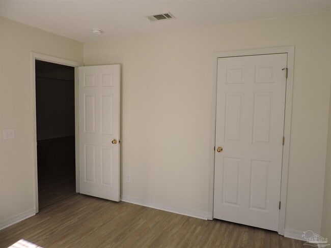 Building Photo - 6837 Fort Deposit Dr