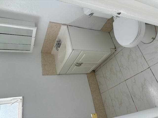 Building Photo - 5882 Bimini Cir E