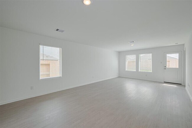 Building Photo - 6814 Lilac Vine Ln