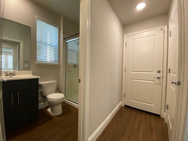 Building Photo - Modern 4bd/3ba 1930 sq. ft. home in Rancho Cordova!