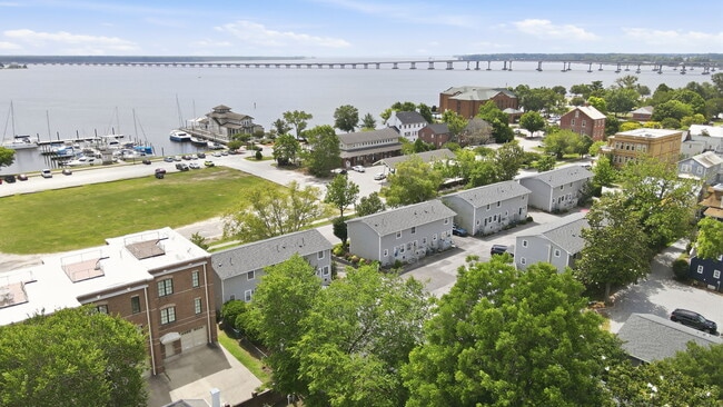 Building Photo - 328 River Walk Dr