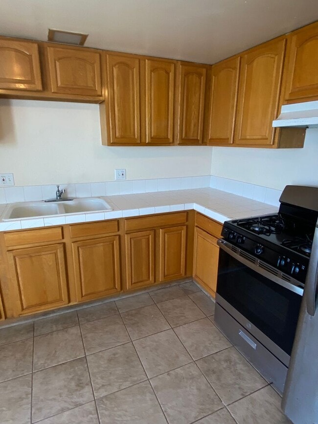 Building Photo - 6681 Del Playa Dr