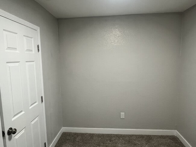 Building Photo - 222 A St