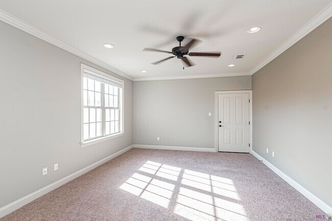 Building Photo - 755 Boxelder Dr