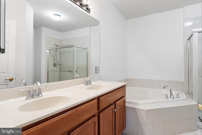 Building Photo - 4323 Champions Run