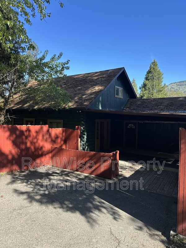 Building Photo - 4550 Rogue River Hwy