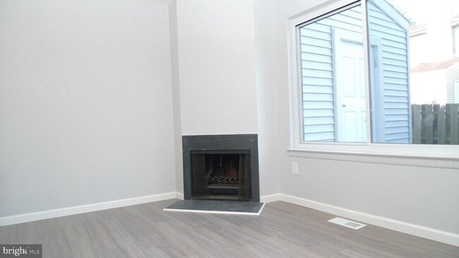 Building Photo - 129 Briar Ct