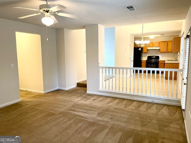 Building Photo - 490 Cherry Branch Ln