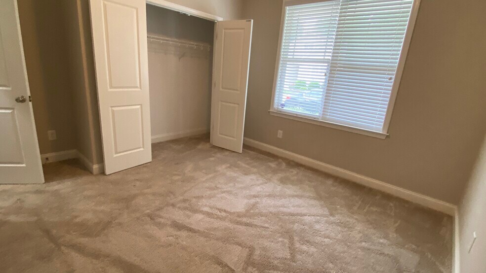 Second bedroom - 120 Denby Cir