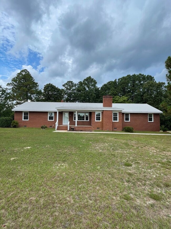 Primary Photo - Charming 4-Bedroom Home on Rocky Fork Chur...