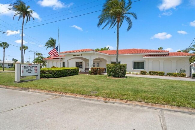 Building Photo - 3490 Mainlands Blvd S